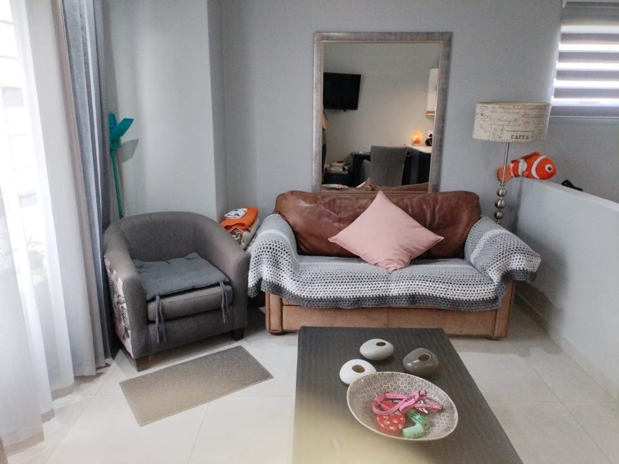 To Let 1 Bedroom Property for Rent in Fernglen Eastern Cape